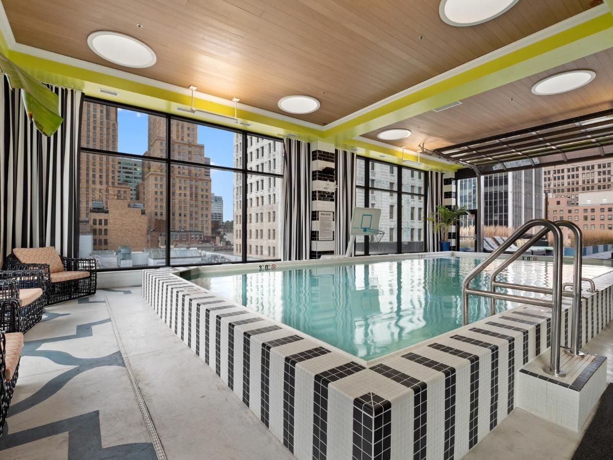 One Bed With Unmatched Amenities Steps From Paul Brown Stadium 345 Apartment